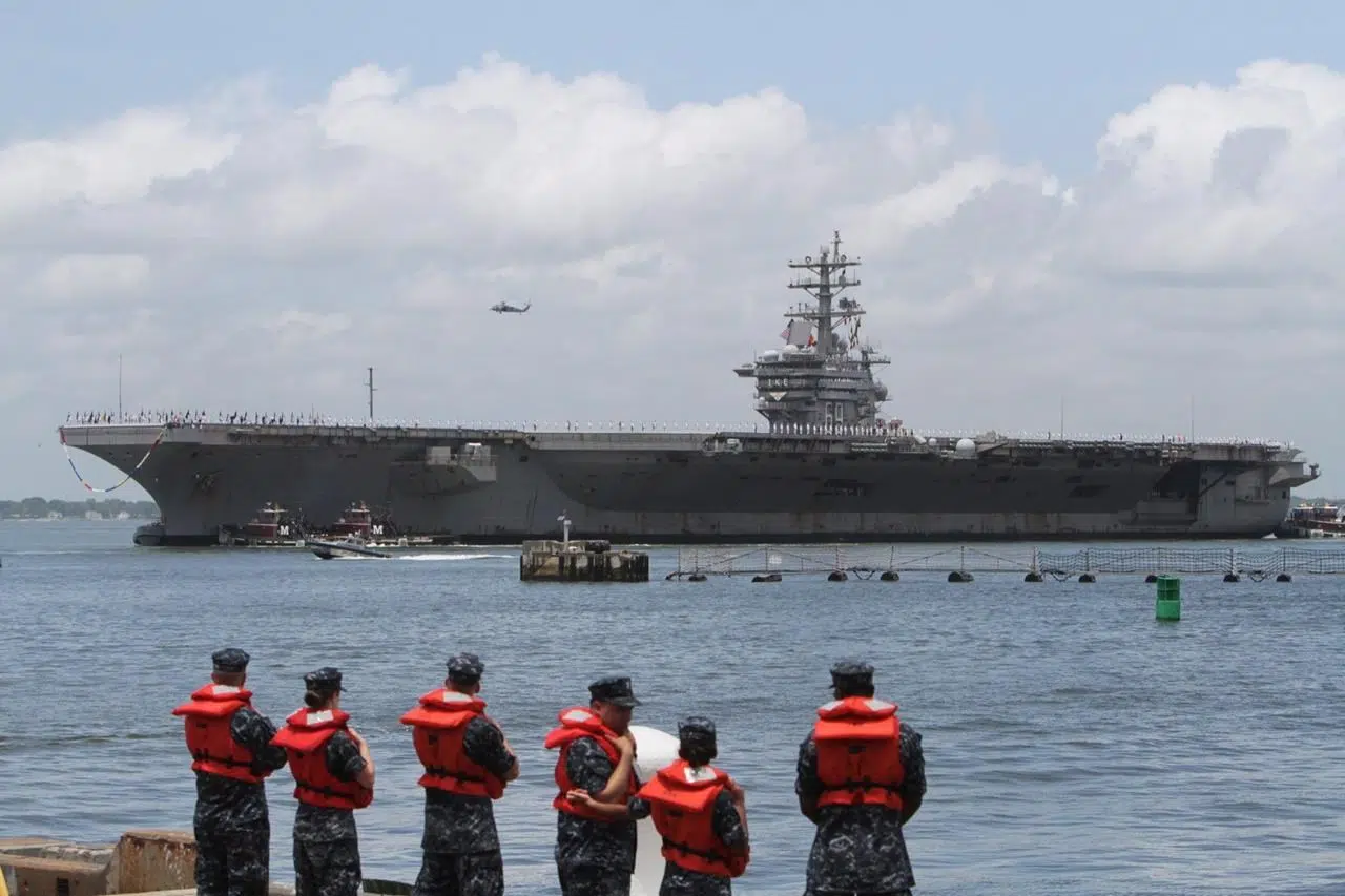 Massive U S Aircraft Carrier Visits Halifax This Is A Floating City