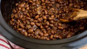 slow_cooker_baked_beans_2000x1125