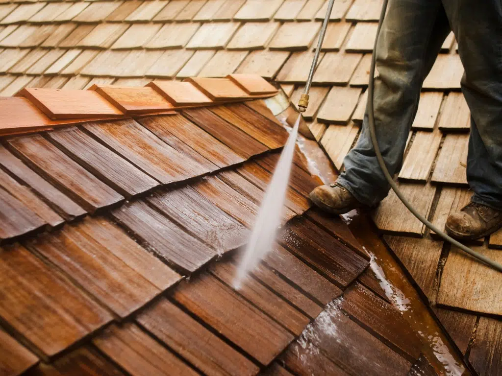 Succinct Learn Regarding How Pressure Washing House Roof
