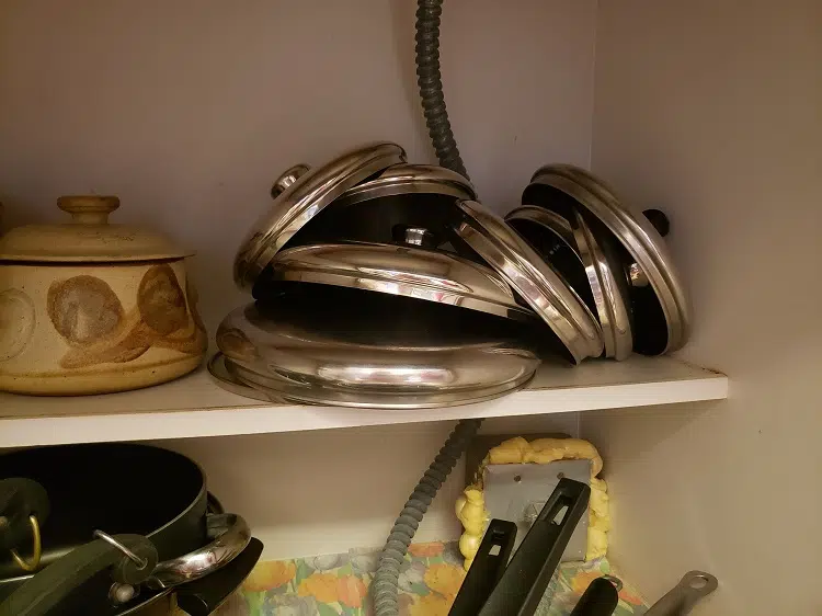 DIY Inexpensive Pot Lid Storage from Dollar Tree