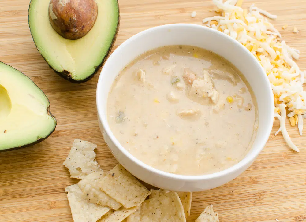 Healthy & Creamy White Chicken Chili allmomdoes