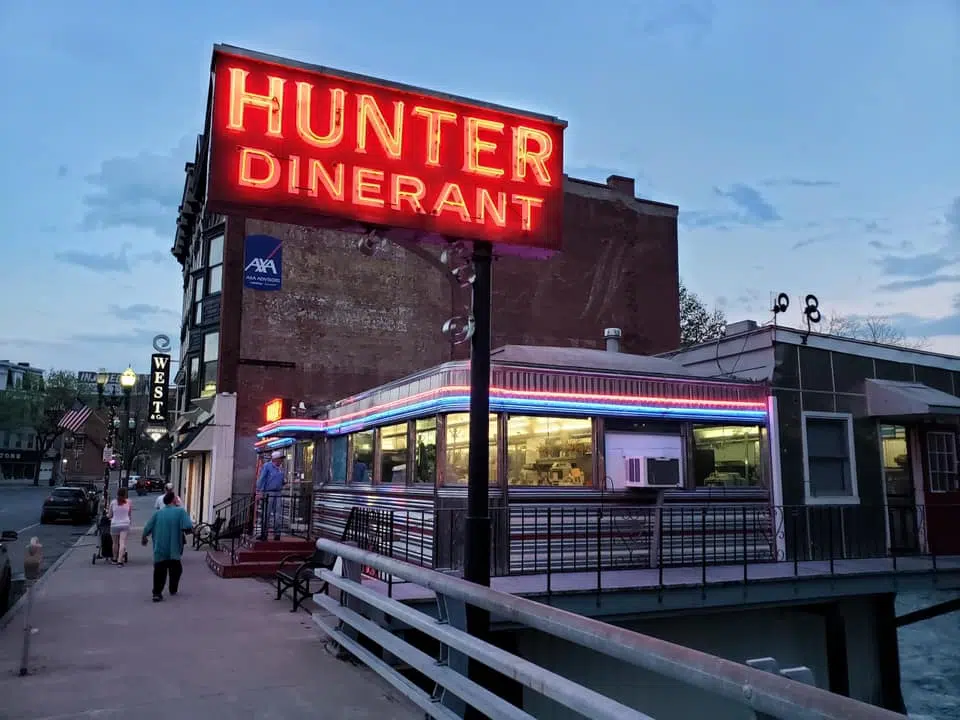 Hunter Dinerant in Auburn closes unexpectedly