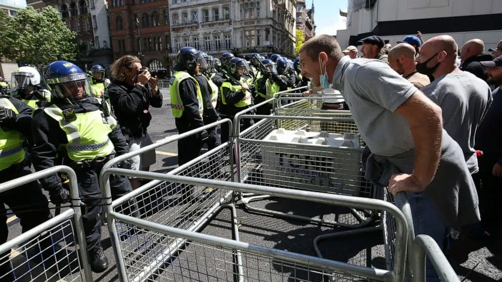 Violent Scuffles At London Counter Demonstrations | WLR