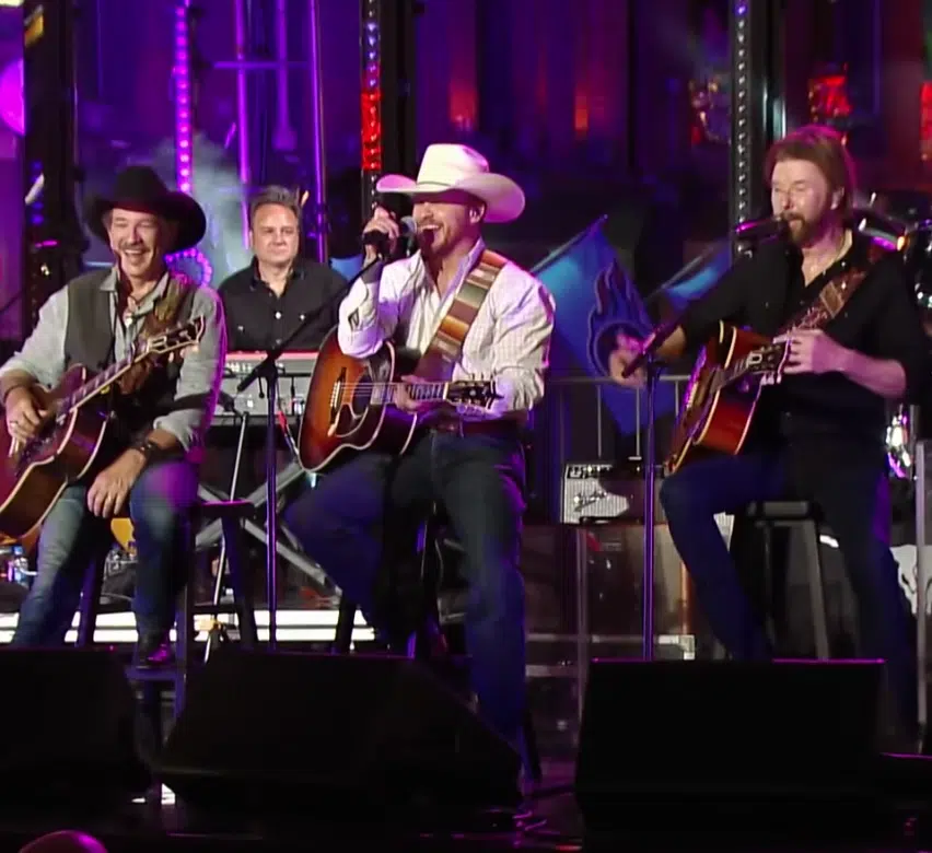 WATCH: Cody Johnson + Brooks & Dunn Perform ‘Red Dirt Road’ | KOKE FM