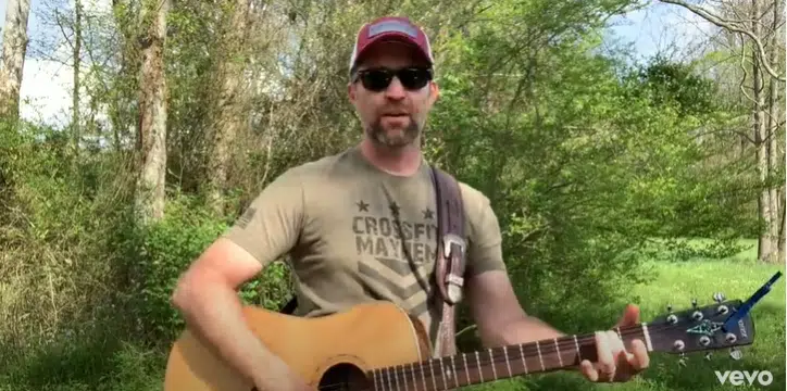 WATCH: Josh Turner Covers John Anderson’s Seminole Wind | KOKE FM