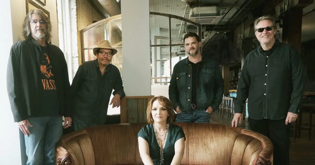 LISTEN Tammy Rogers from The SteelDrivers on Texas Nights with Scotty