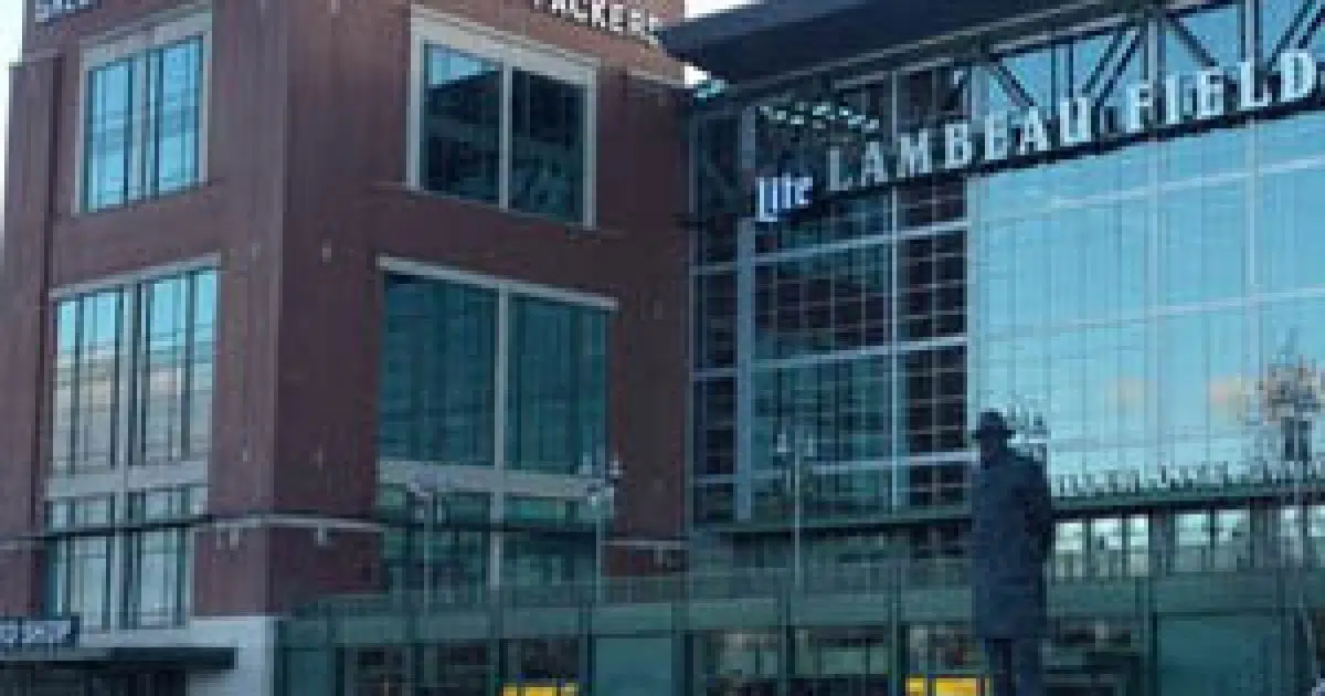 Member Of Packers Construction Team Dies At Lambeau Field