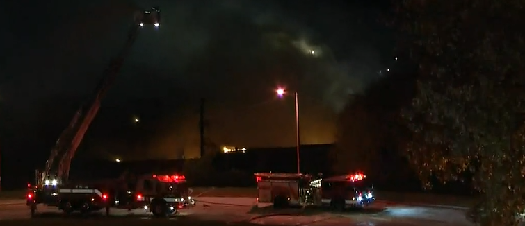 Crews battle fire at Manitowoc commercial building | 105.7 WAPL | The ...