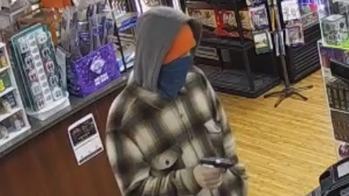 Fond du Lac convenience store robbed at gunpoint 105.7 WAPL