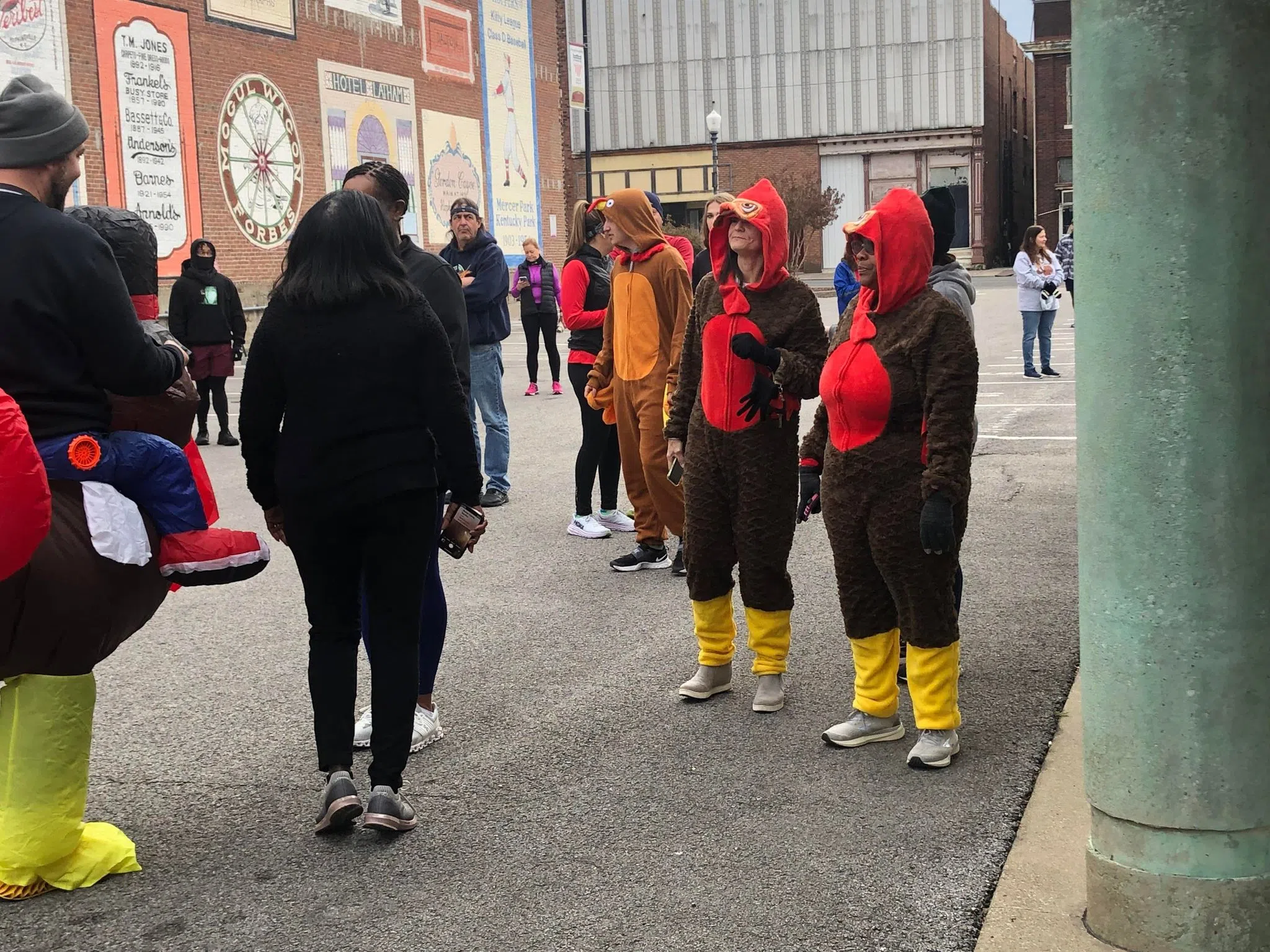About 1,250 participate in 21st Hopkinsville Turkey Trot WHOP 1230 AM