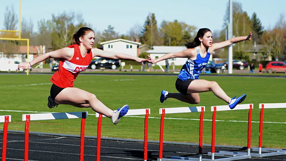 Photo finish in Day 1 of city track and field meet paNOW