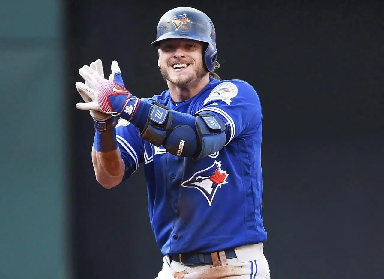 Jays' Donaldson wins Silver Slugger at 3B 