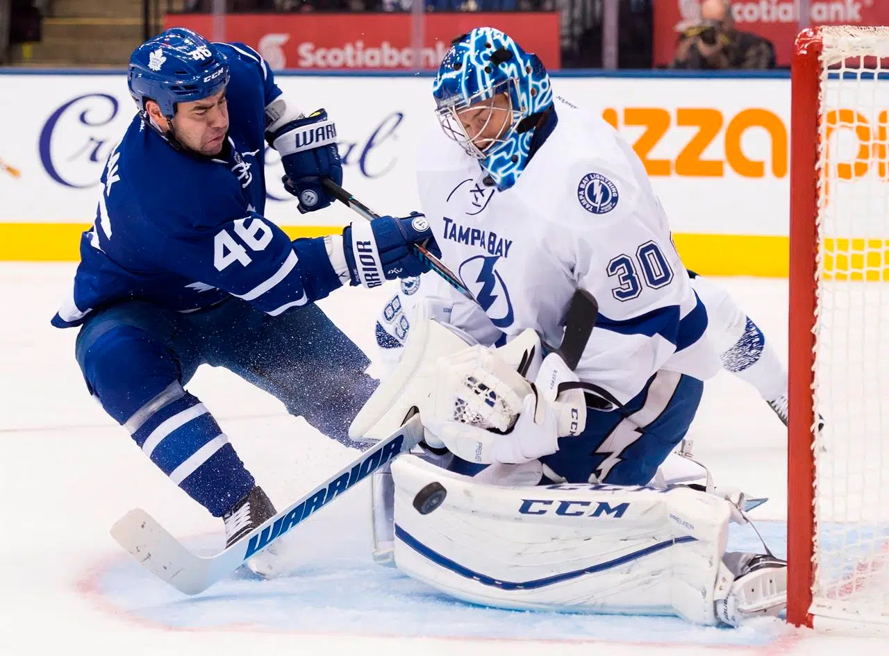Lightning goalie Ben loses his two front teeth but stays in the