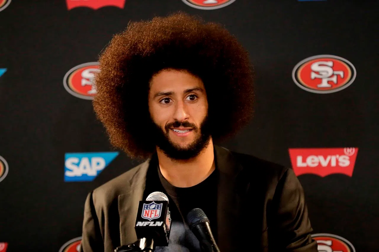 Colin Kaepernick Named Gq Magazines Citizen Of The Year Panow