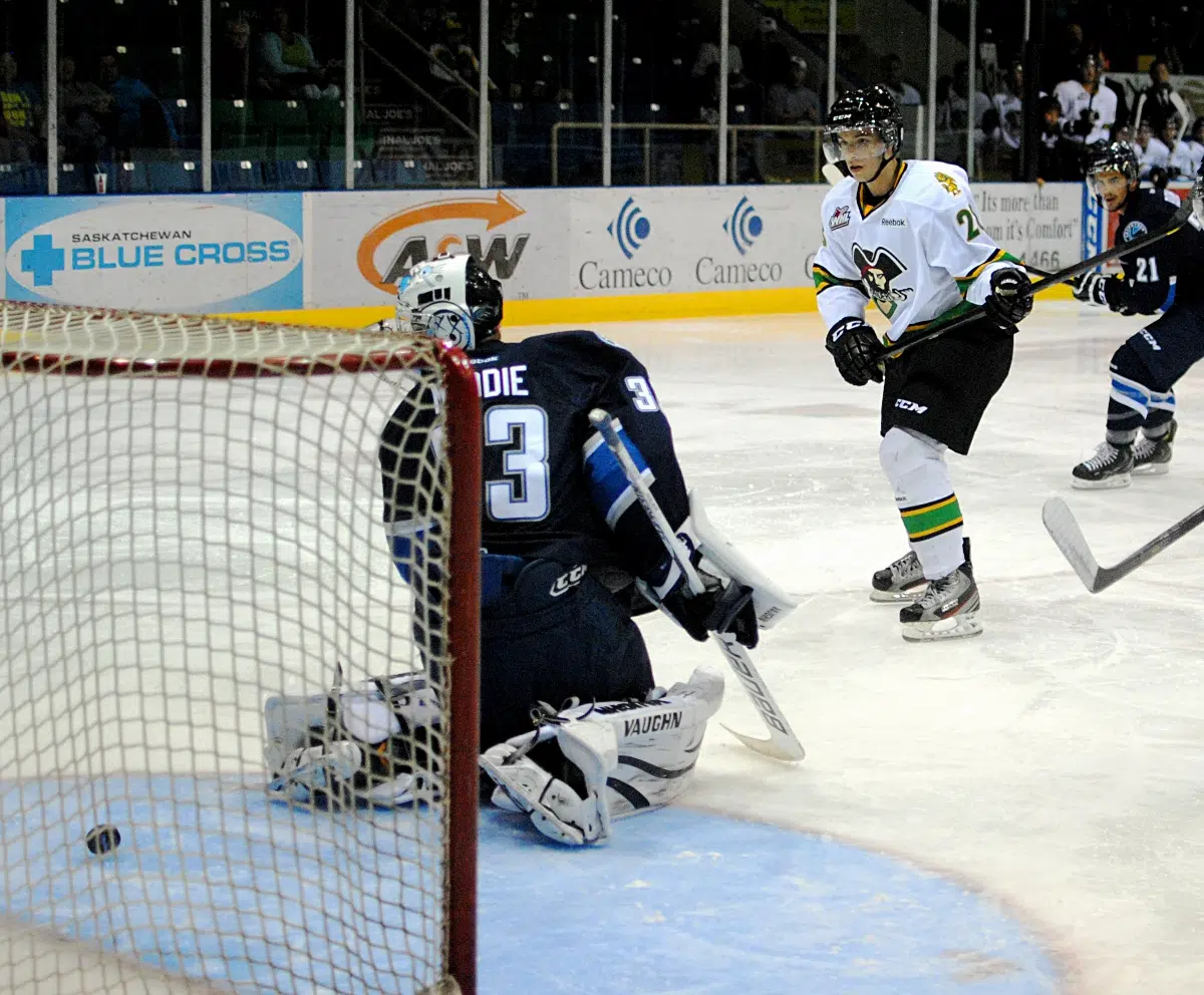 Raiders win shootout thriller to finish with flawless pre-season record -  Prince Albert Raiders