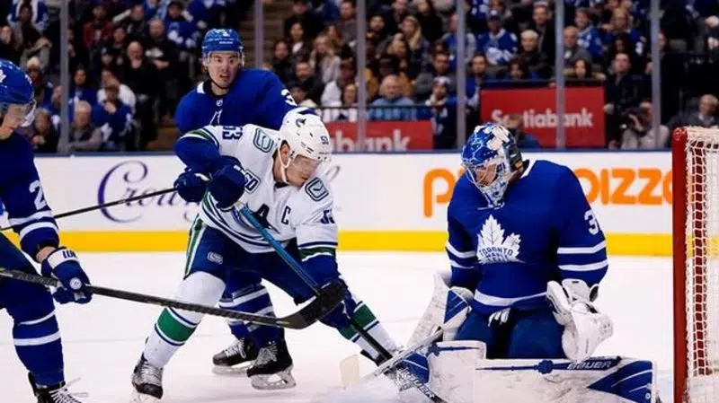 Marincin helps Maple Leafs defeat Canucks, pad lead for third in Atlantic