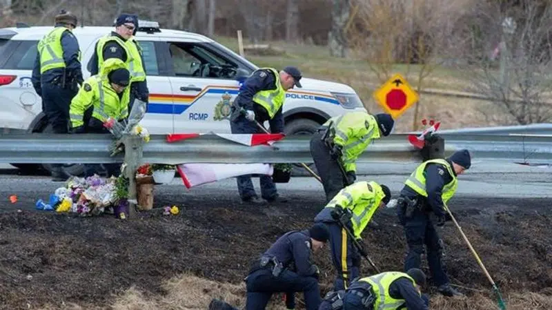 Nova Scotia RCMP officers shot at rural fire hall during search for killer | paNOW