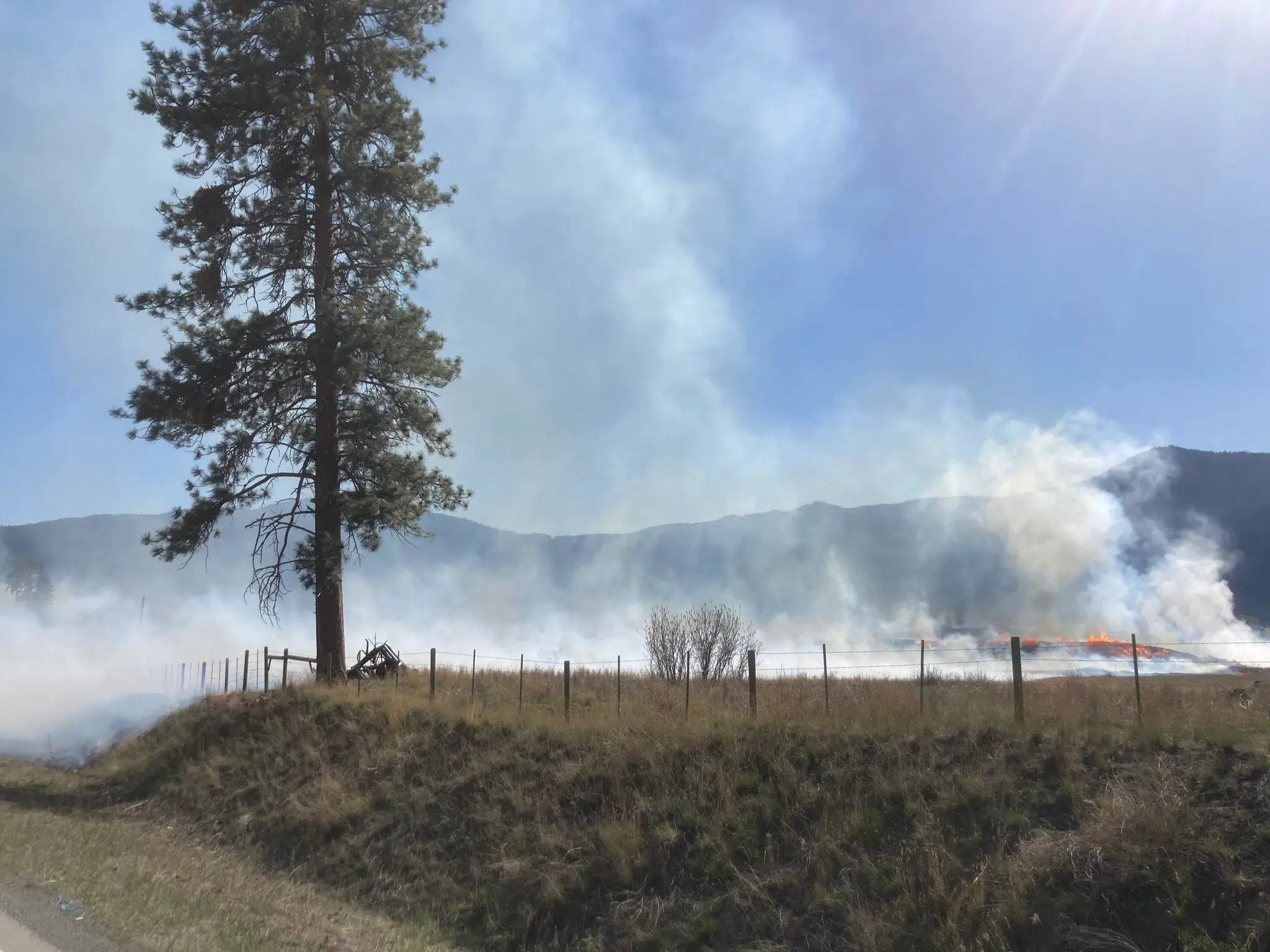 Firefighters responding to 20 hectare wildfire near Merritt Radio NL