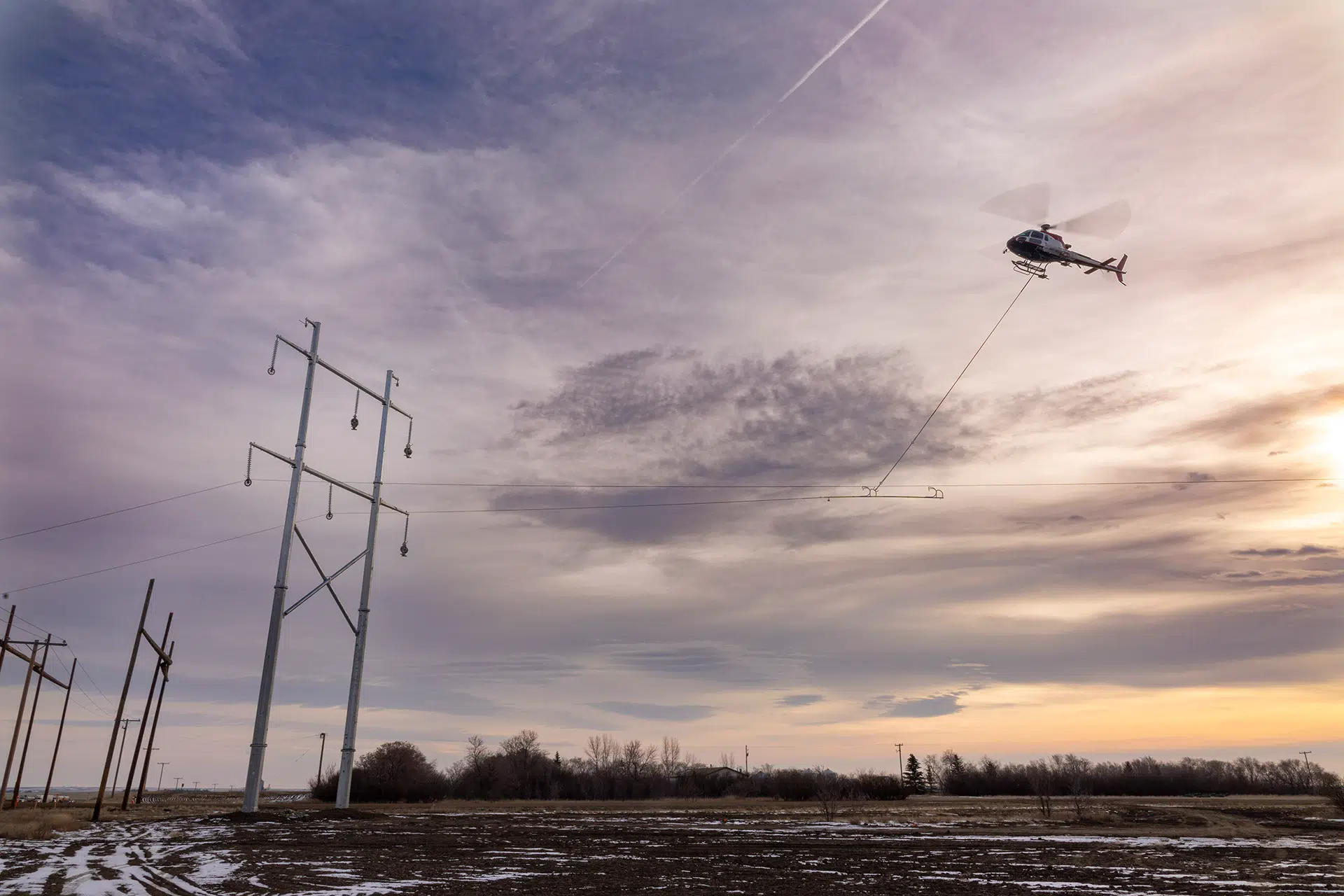 Stringing Power Lines Using a Helicopter Country 600 CJWW