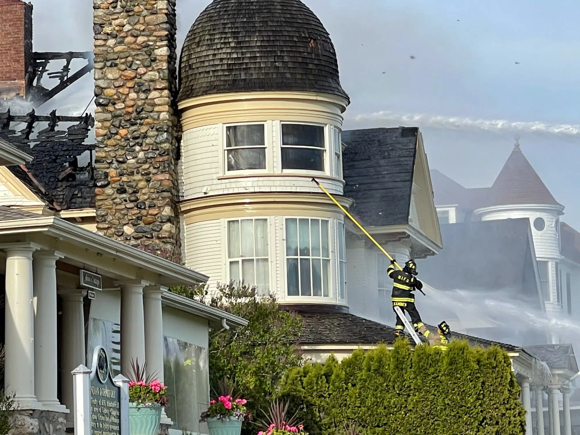 Historic Brigadoon Cottage Heavily Damaged By Fire On Mackinac Island