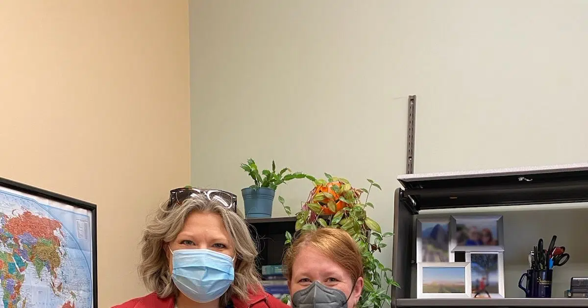 dr. Santoro receives award for work with MSU UP students Trendradars