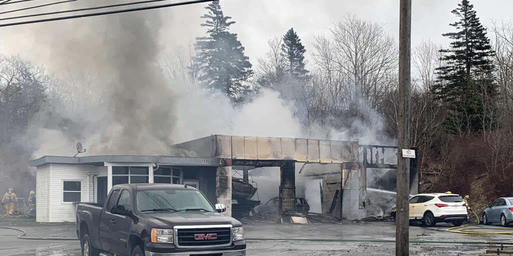 Foster's Auto Sales In Dayton Destroyed By Fire - Vimarsana News