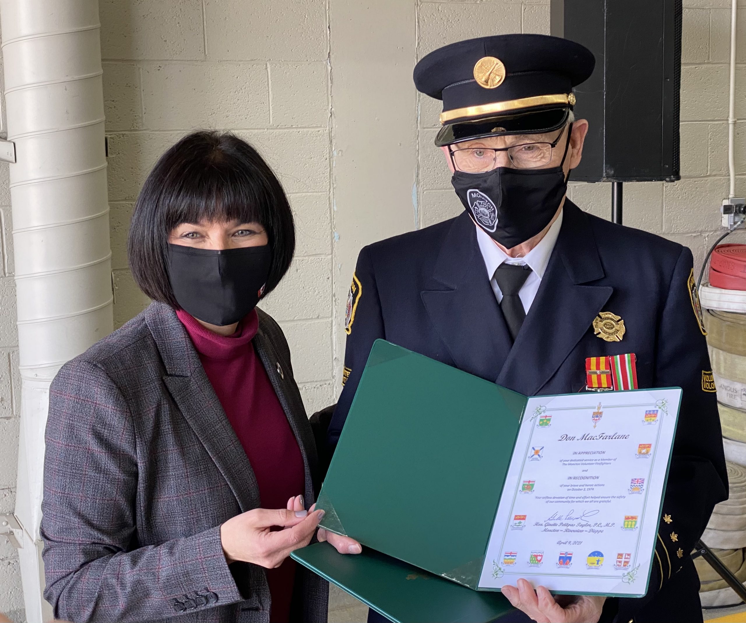 "A Story Of Bravery, Determination" ; Volunteer Firefighter Honoured 40 Years Later - Vimarsana News