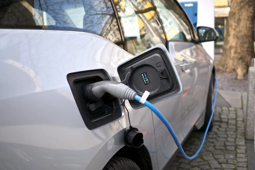 Feds Support Investment To Add EV Chargers