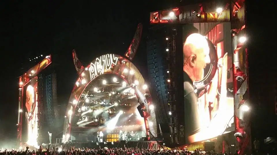 AC/DC Founder Malcolm Young Dies | Country 94