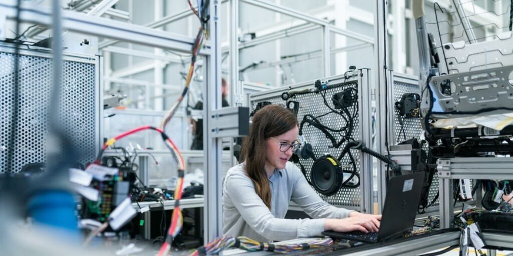 The Drive To Increase The Number Of Women In Engineering - Vimarsana News