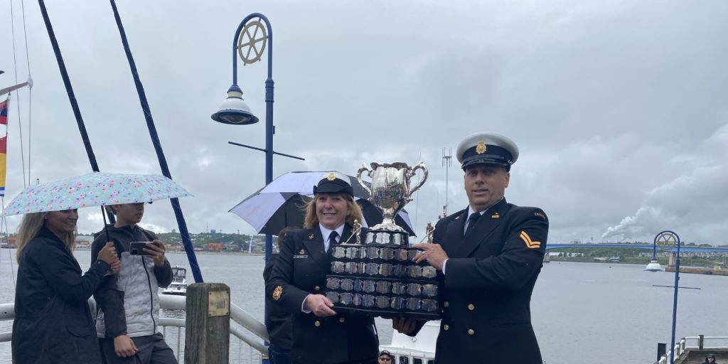 Memorial Cup Takes Flight, Followed By Parade - Vimarsana News