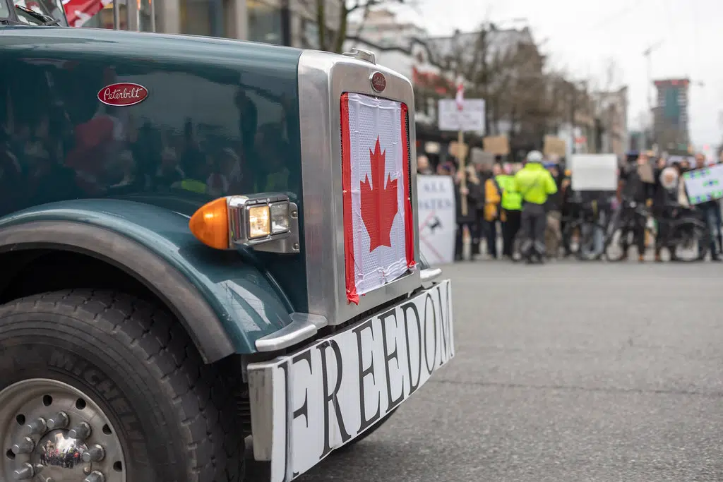 Police arrest protestors in Ottawa to clear convoy blockade