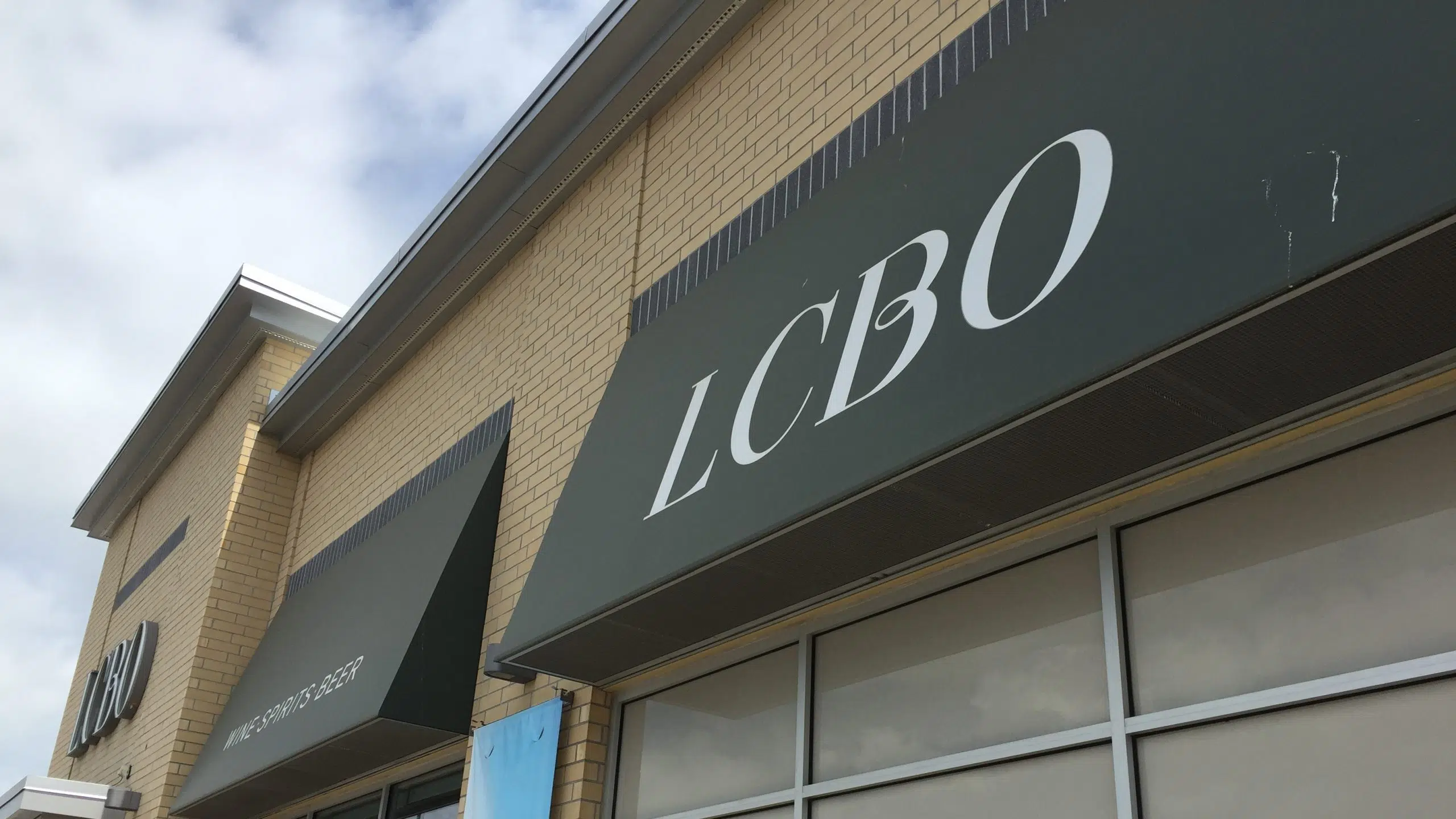 LCBO Reaches Tentative Deal | Country 105 | Thunder Bay's Country