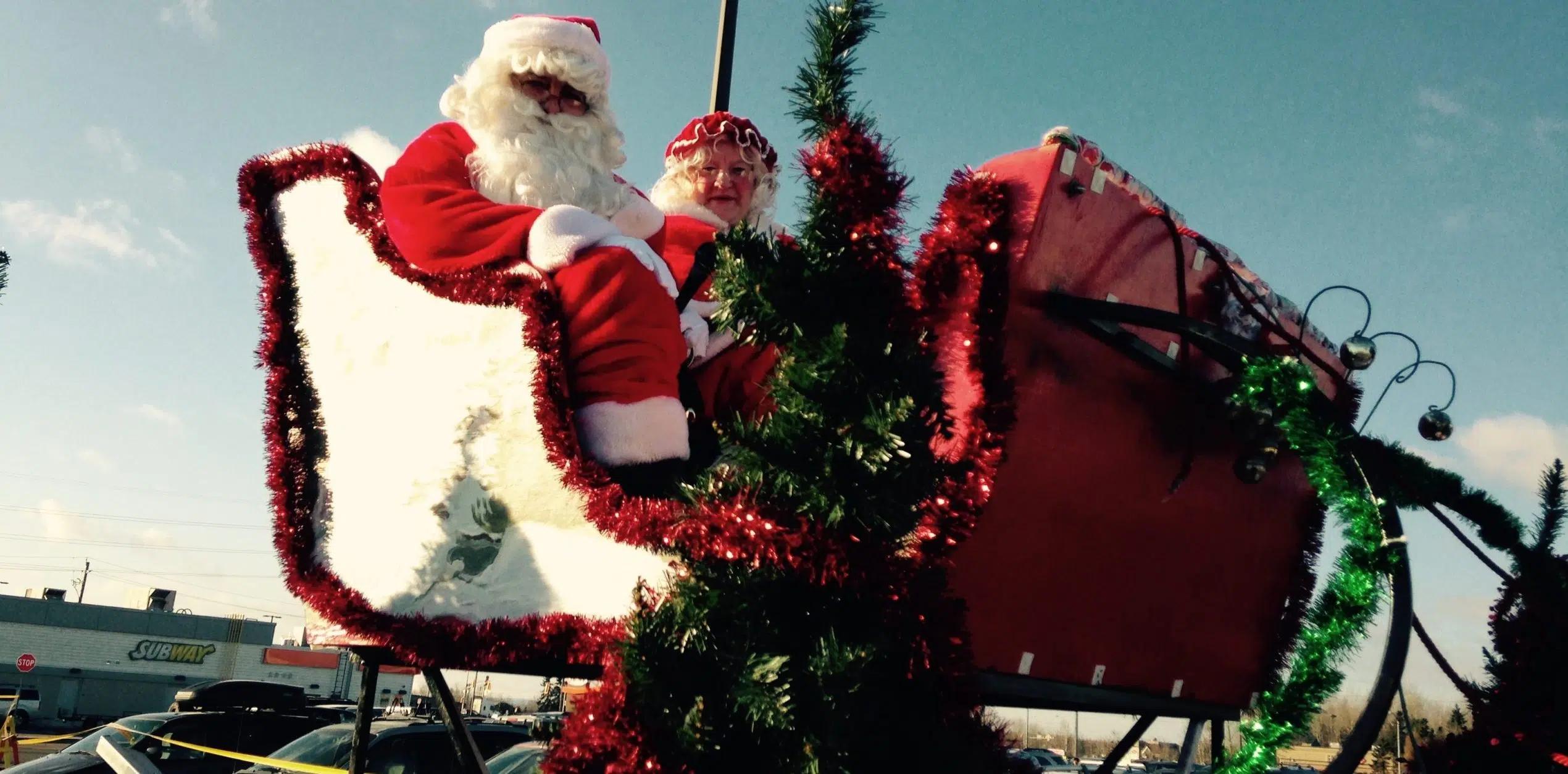 Rotary Christmas Parade This Morning | 99.9 THE BAY