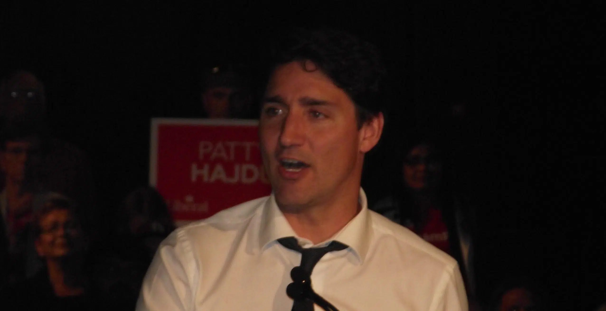 UPDATE: Hundreds Turn Up For Trudeau Rally