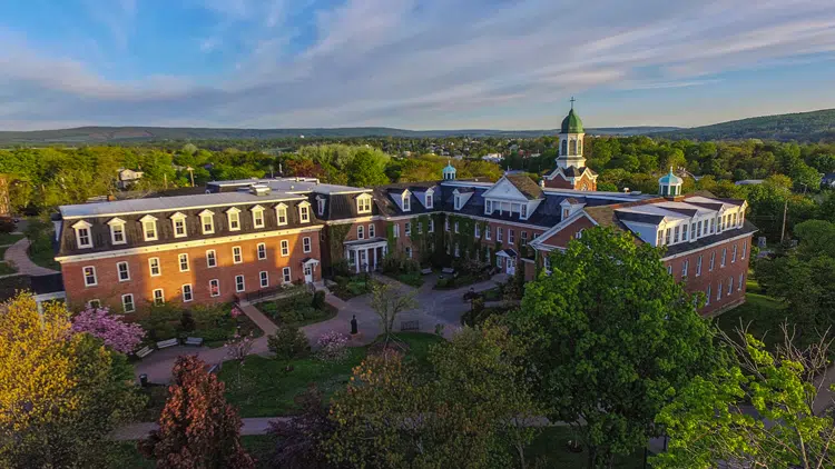 StFX president apologizes as COVID outbreak rages on