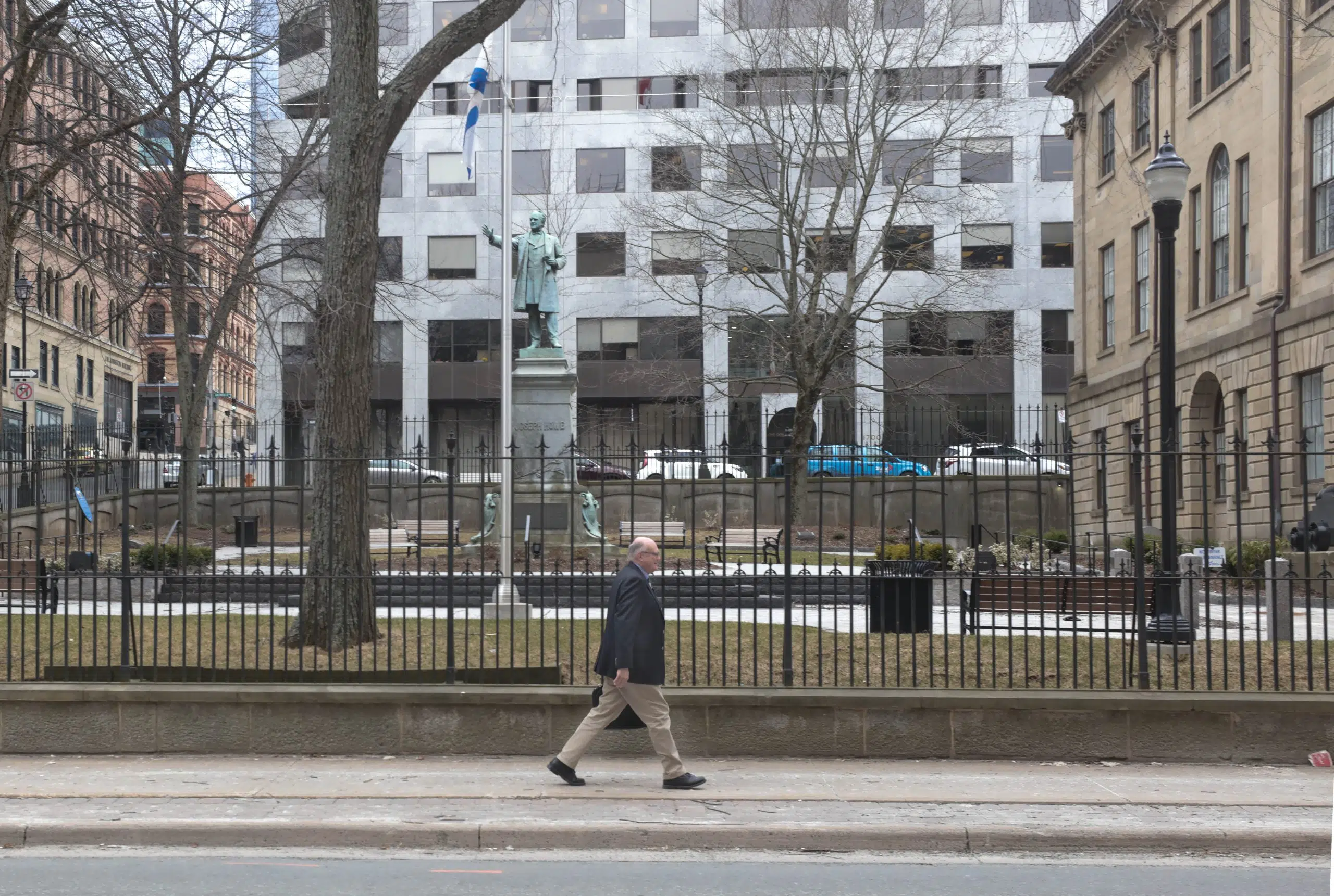 Province halts use of flu shots connected to NB illnesses