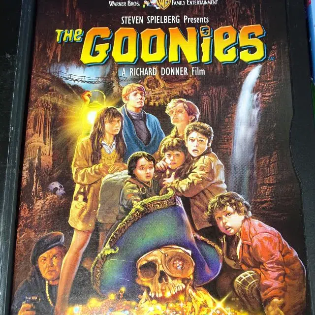 ‘The Goonies’ Reunion Is Happening… And It’s Happening TODAY! | CKBW