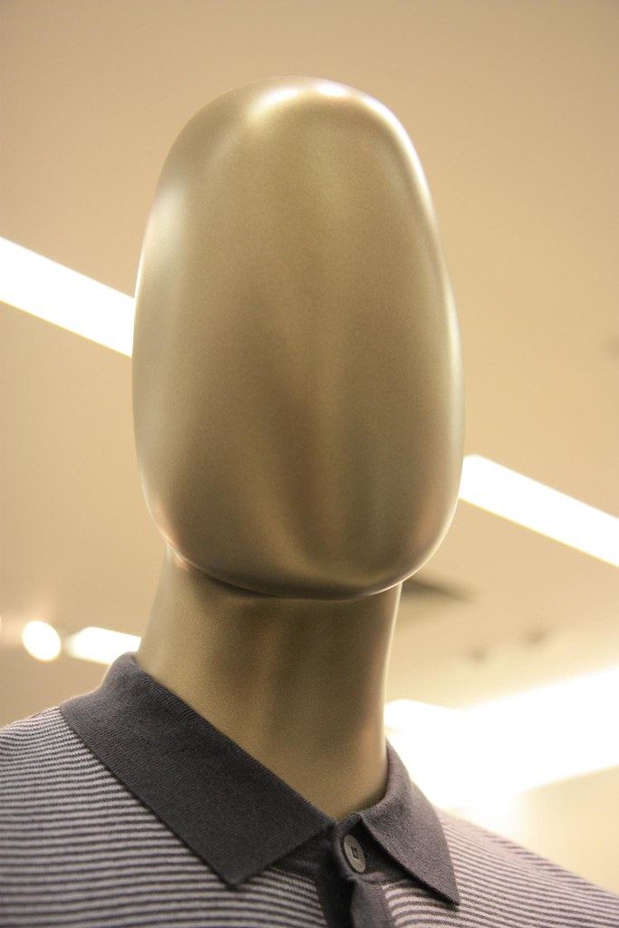 Police Called To Restaurant After A Mannequin Was Mistaken For A Human - Vimarsana News