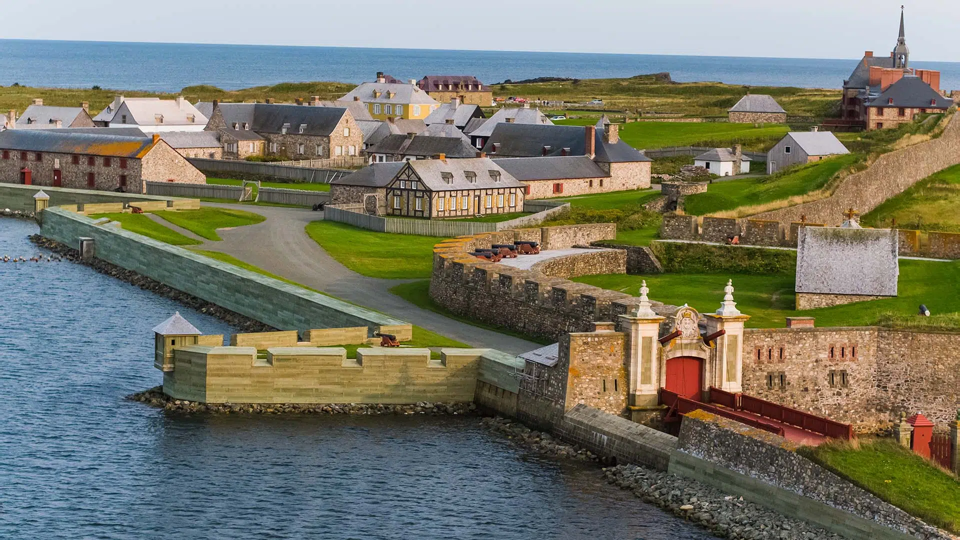 Centuriesold cannonballs to be removed from Fortress of Louisbourg