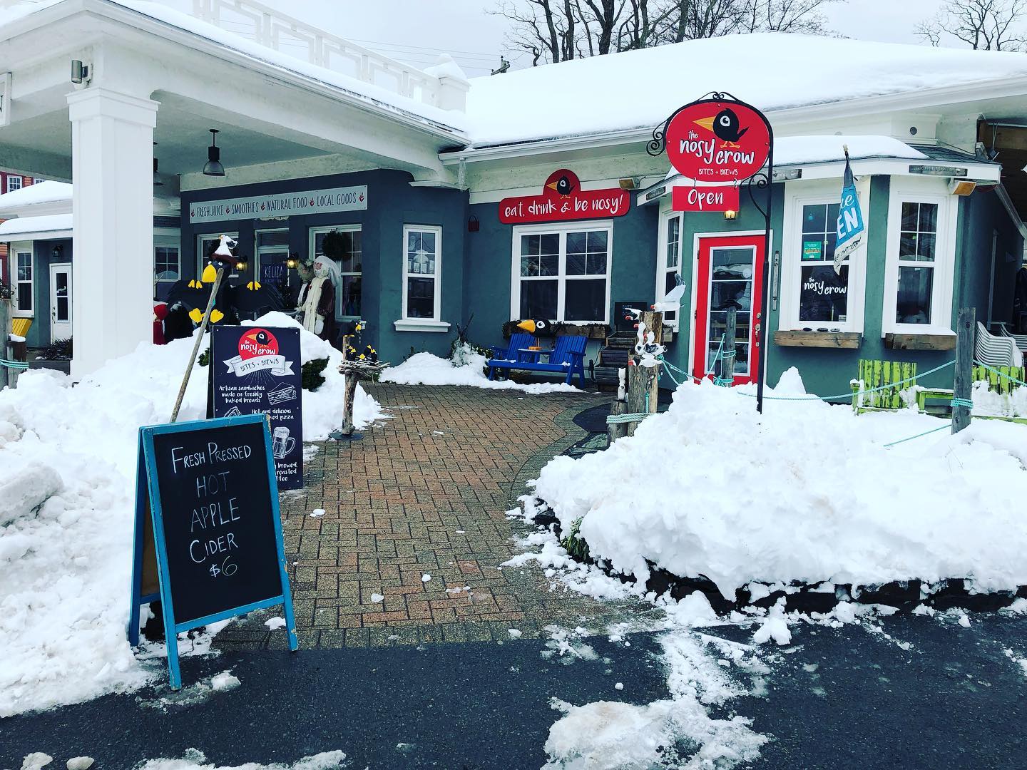 Folk Art Stolen From Mahone Bay Restaurant - Vimarsana News