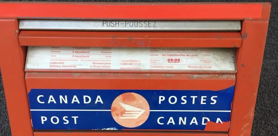 holiday hours canada post