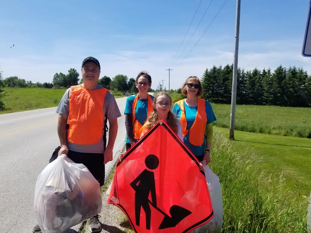 Aurora Health Care participates in highway cleanup as part of Weeks of