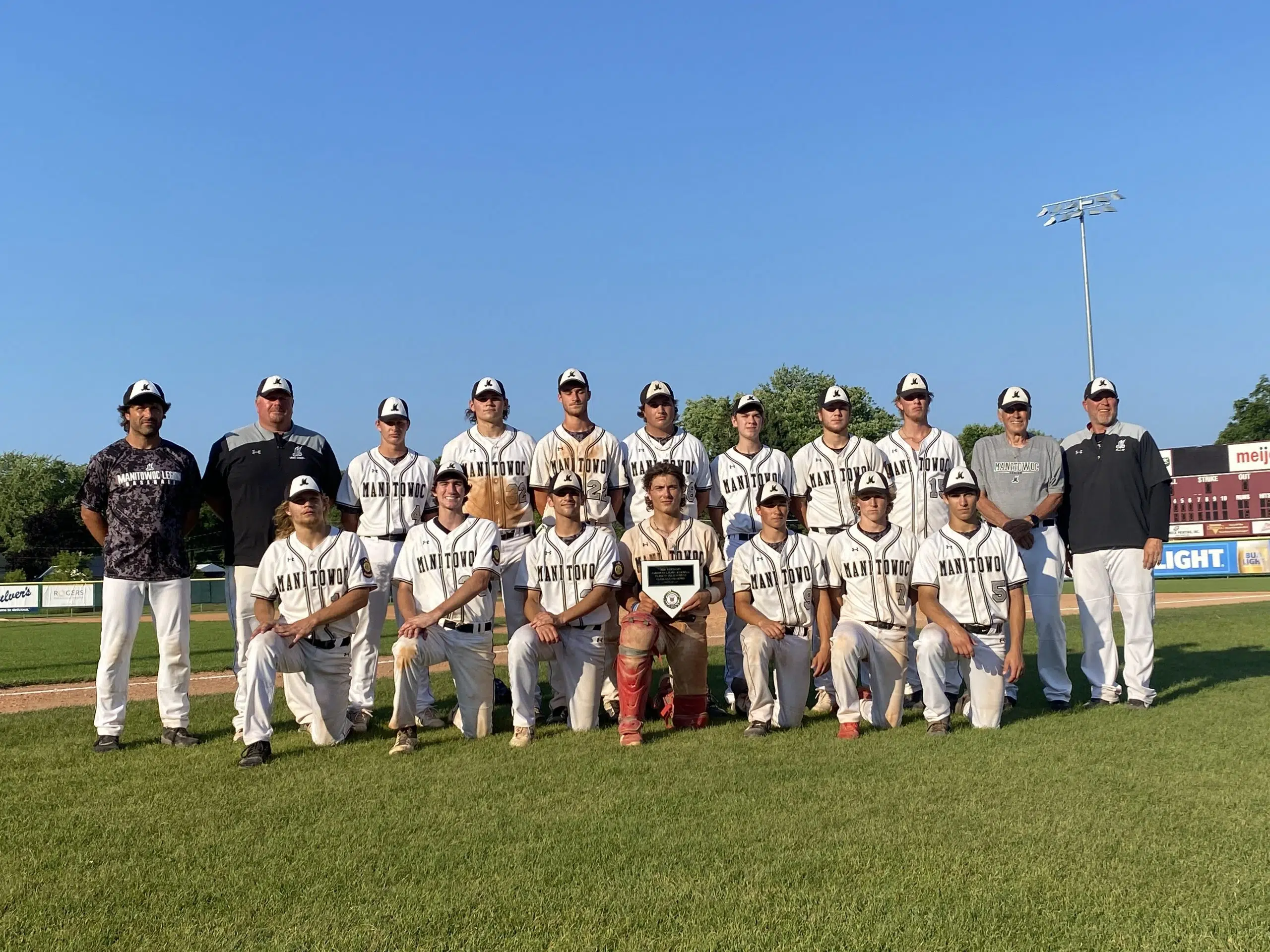 Legion Uses Fast Start to Defeat Fond du Lac and Qualify for State