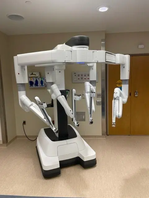 HSHS St. Nicholas Hospital Adds New, State-Of-The-Art Robotic Surgical ...