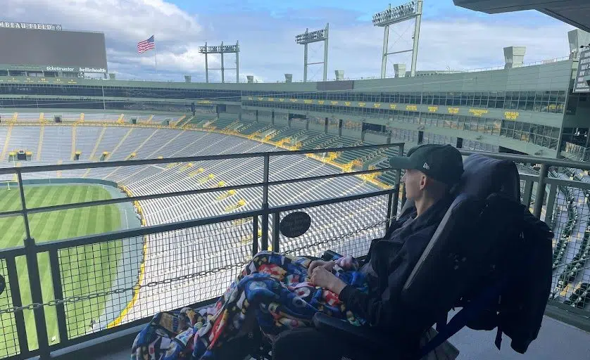 Outdoor Club Seats at Lambeau Field 