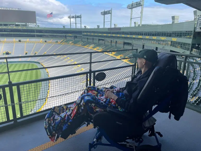 Former Manitowoc Lutheran Athlete Gets Lambeau Field Tour Before Passing  from Cancer