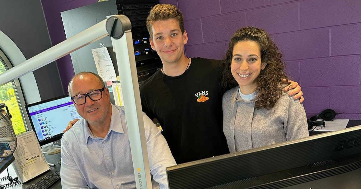 The MIX Morning Crew thank Paul the Intern – today was his last day at MIX 97! - Vimarsana News