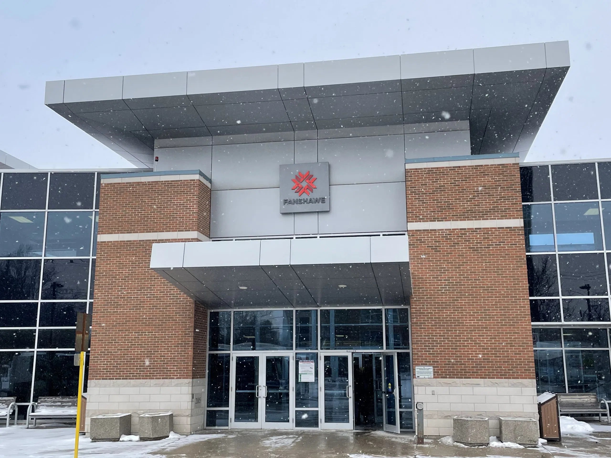 Fanshawe College faculty wants to bring back indoor mask mandates