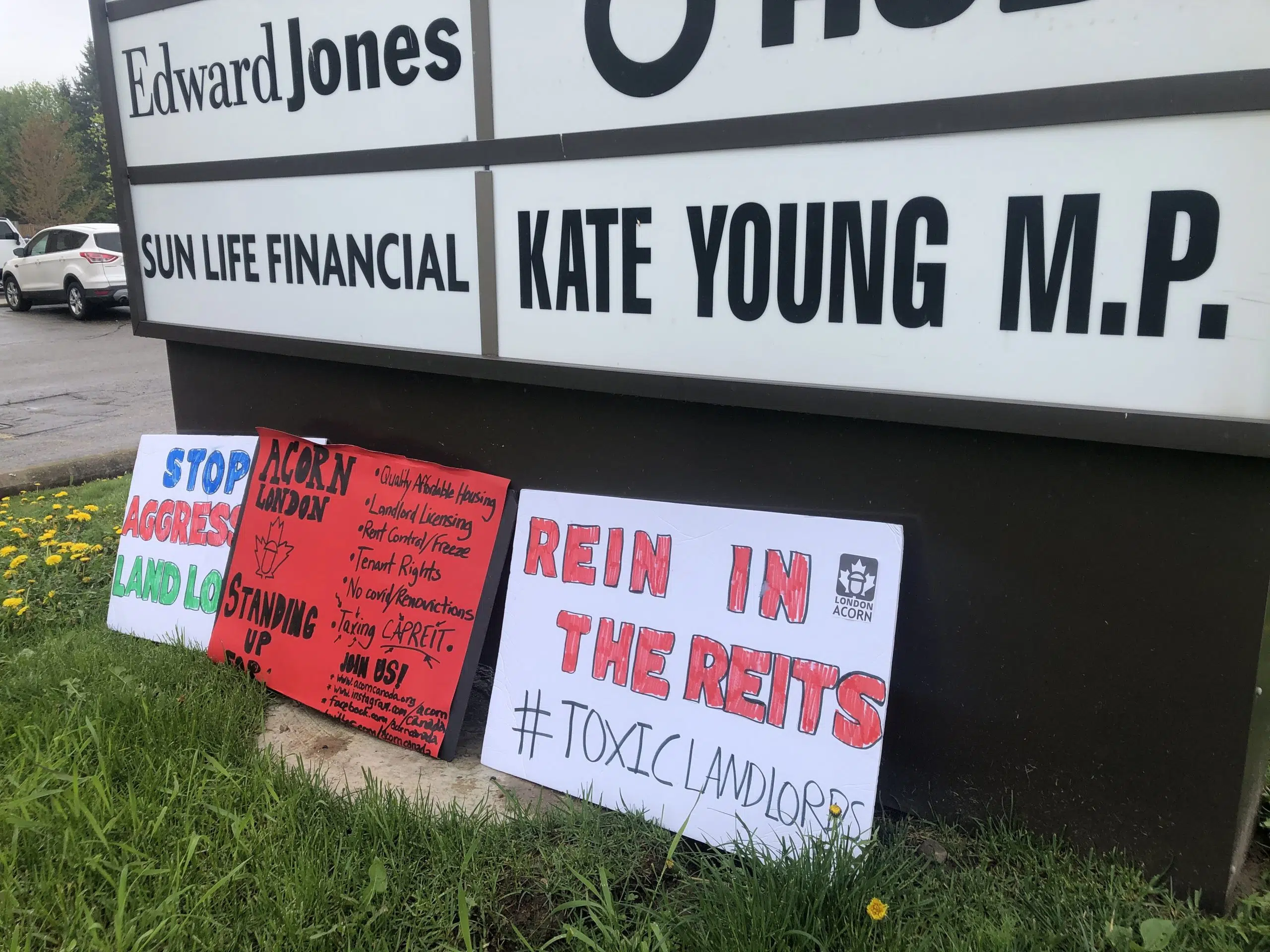 ACORN pickets Liberal MPs across Canada for affordable housing campaign